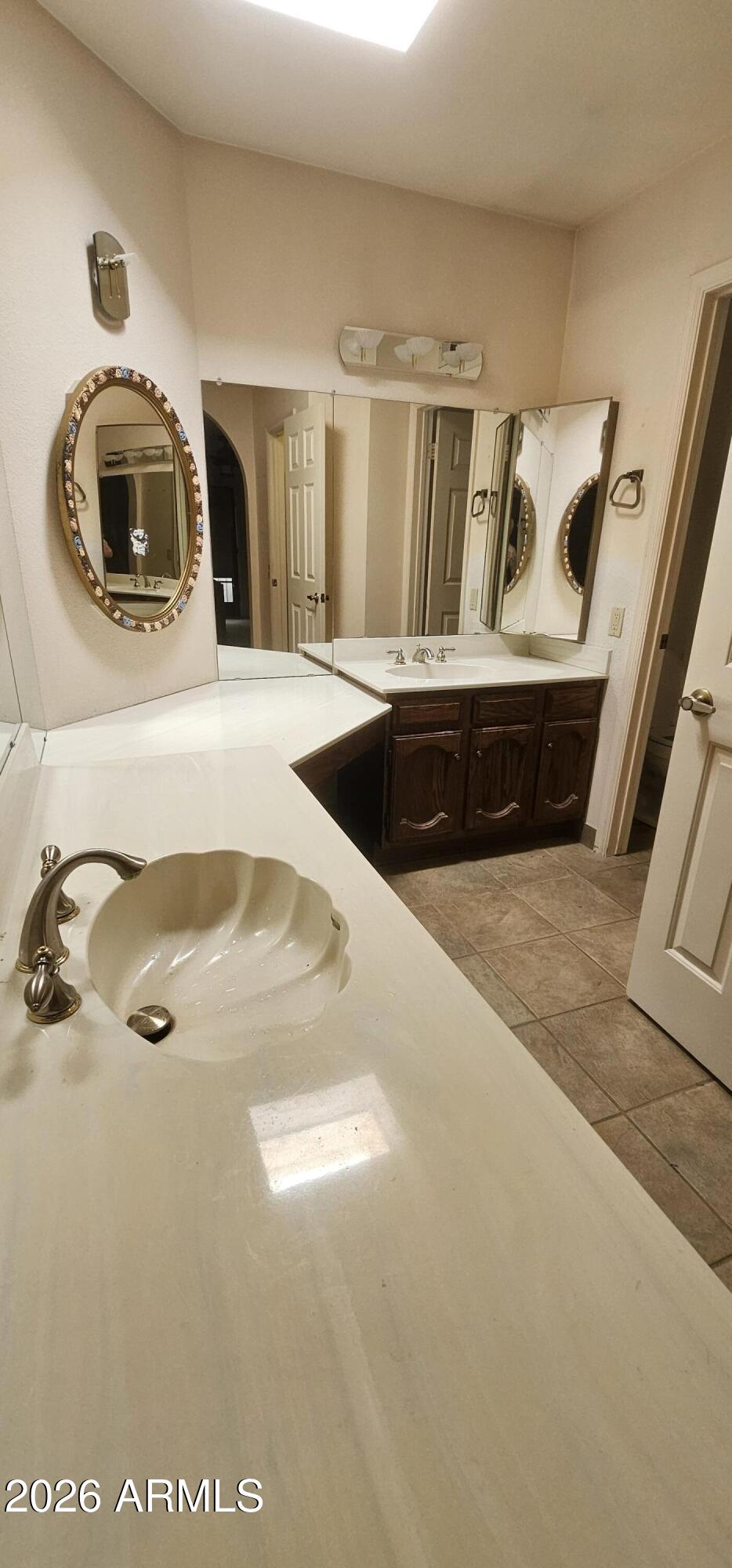 3007 West Phelps Road Phoenix, AZ 85053 - Photo 24 of 29 Primary bath 3