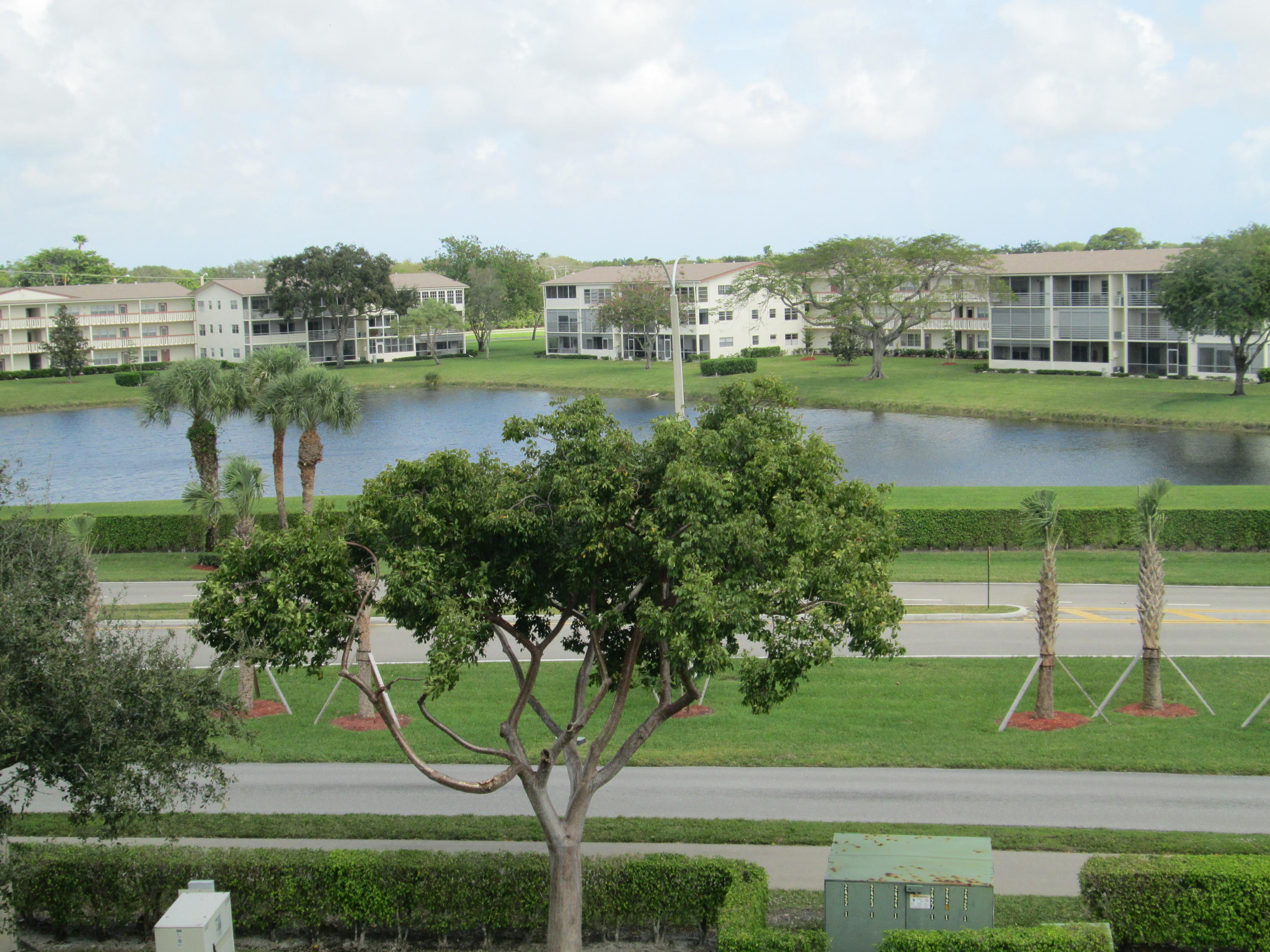4098 Wolverton East Boca Raton, FL 33434 - Photo 23 of 29 north view from patio