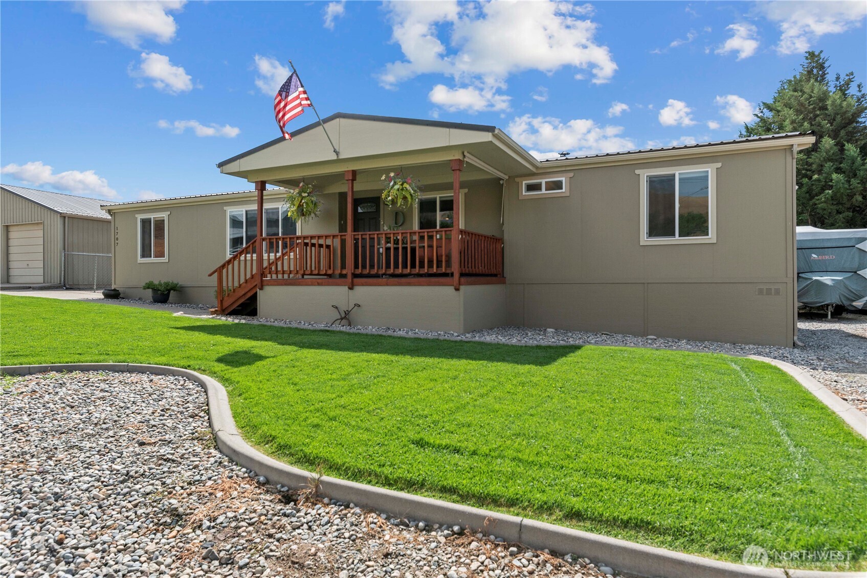 1707 Lower Monitor Road Wenatchee, WA 98801 - Photo 2 of 39 Gallery Image 2