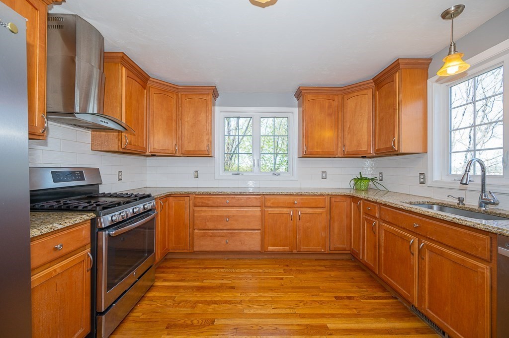 203 Norfolk Street Worcester, MA 01604 - Photo 11 of 38