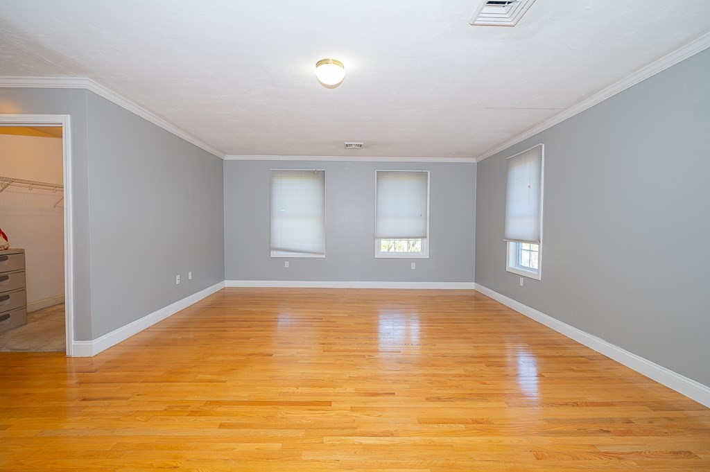 203 Norfolk Street Worcester, MA 01604 - Photo 22 of 38