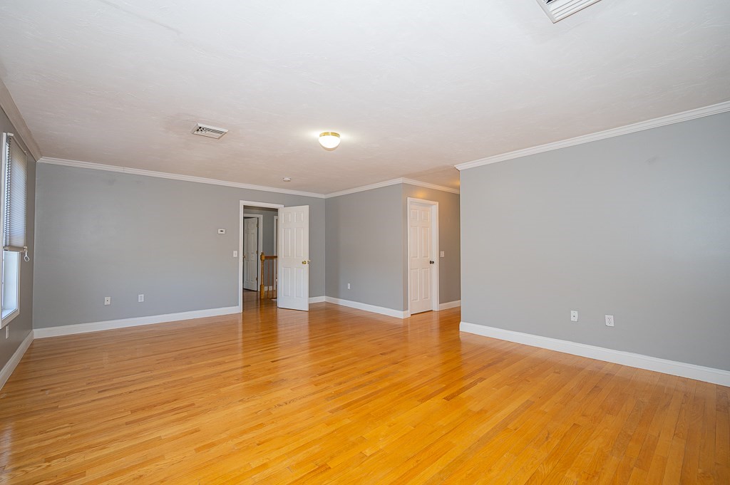 203 Norfolk Street Worcester, MA 01604 - Photo 23 of 38