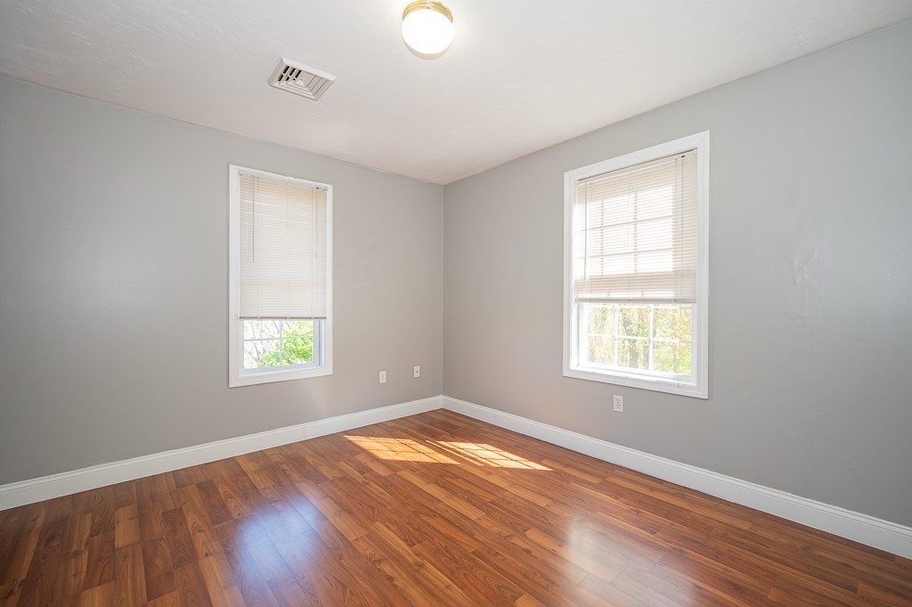 203 Norfolk Street Worcester, MA 01604 - Photo 29 of 38