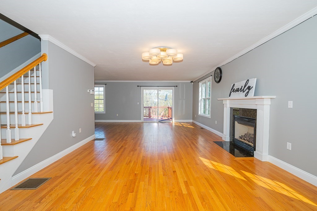 203 Norfolk Street Worcester, MA 01604 - Photo 4 of 38