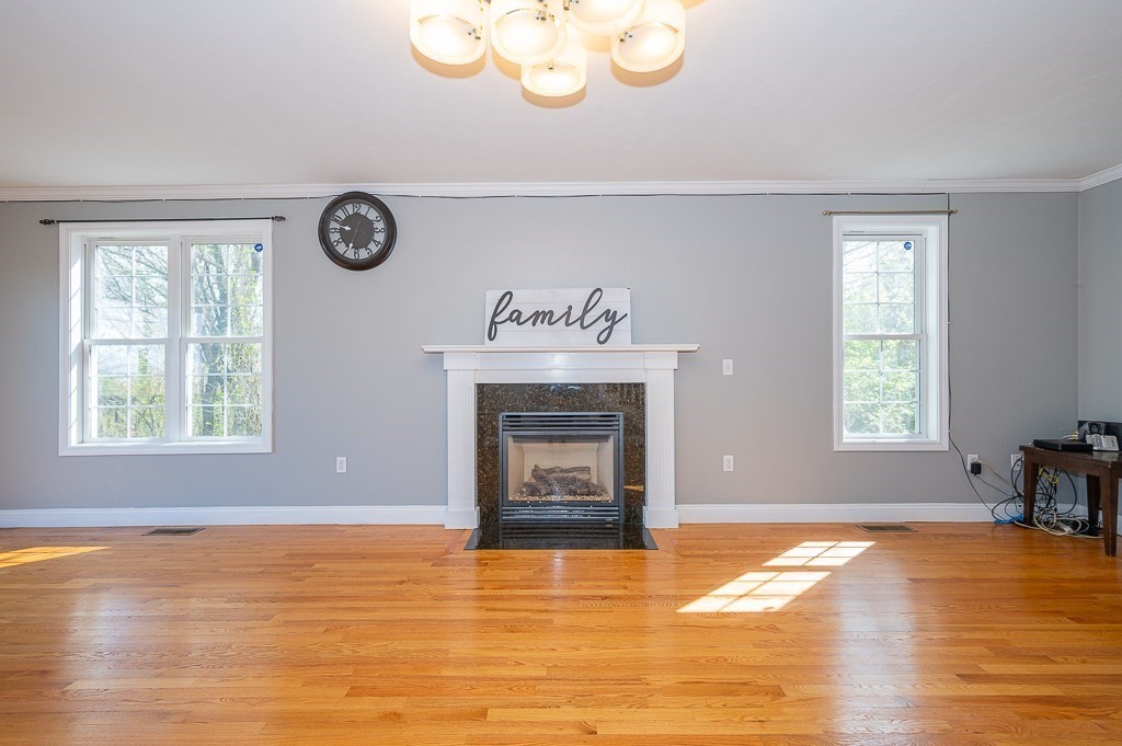 203 Norfolk Street Worcester, MA 01604 - Photo 6 of 38