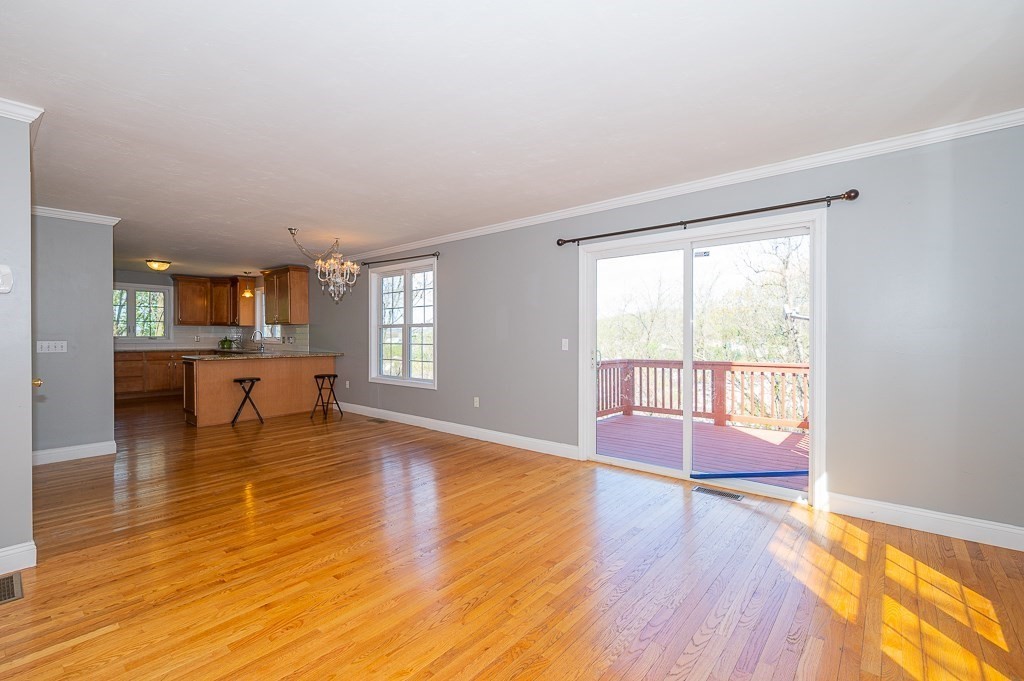 203 Norfolk Street Worcester, MA 01604 - Photo 7 of 38