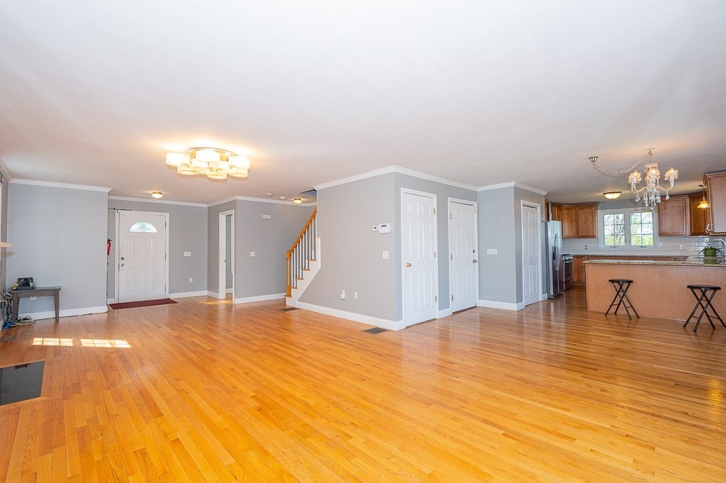 203 Norfolk Street Worcester, MA 01604 - Photo 8 of 38