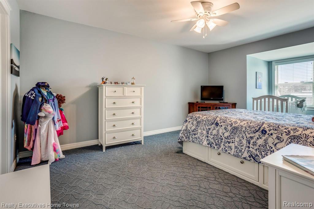 817 EAST Point Port Port Huron, MI 48060 - Photo 28 of 48
