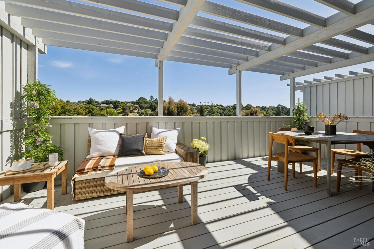 9 Greenside Way San Rafael, CA 94901 - Photo 11 of 29