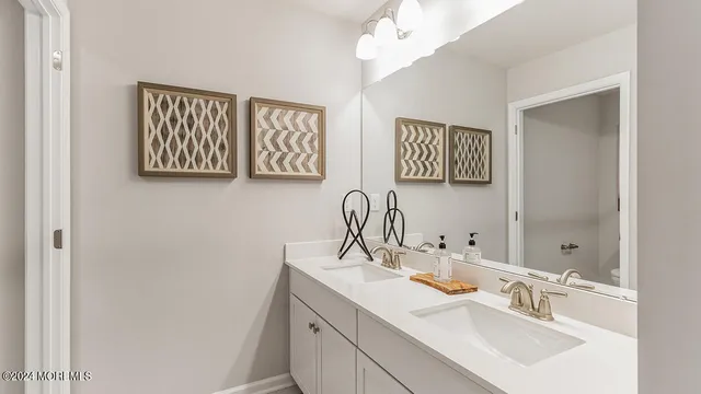 $674,990 | 41 Victoria Gdns Square, Neptune, NJ 07753