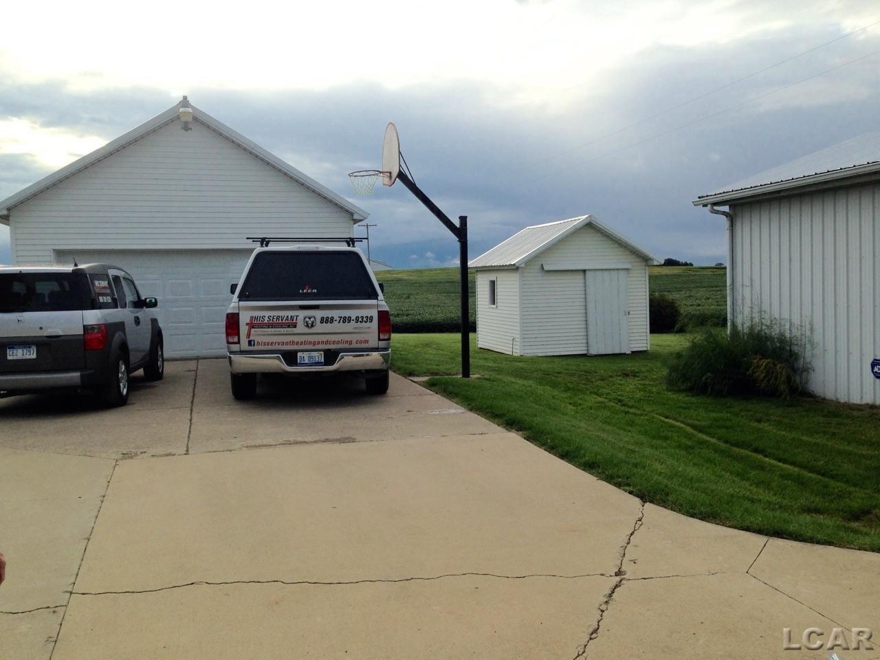 14738 Packard Road Hudson, MI 49247 - Photo 8 of 30 31330504-7.JPG