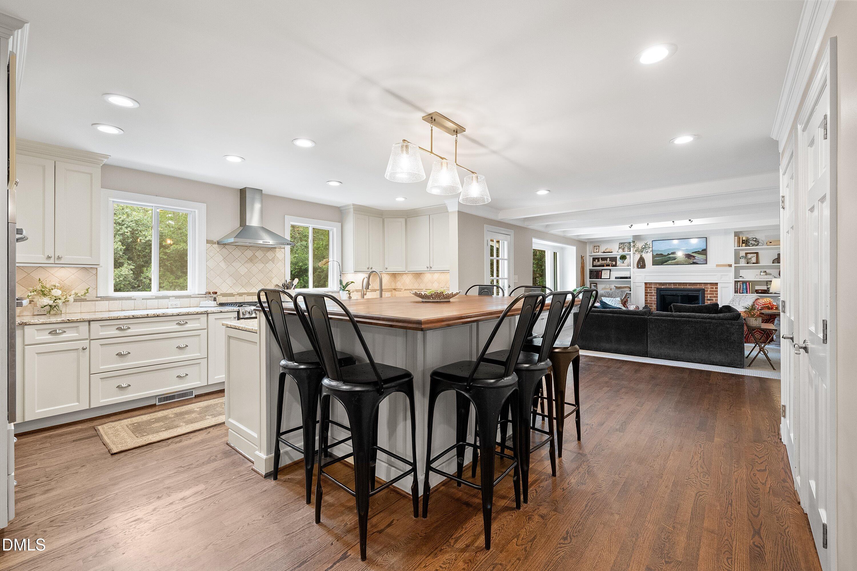 3113 Braddock Drive Raleigh, NC 27612 - Photo 4 of 55 21-Raleigh Counter