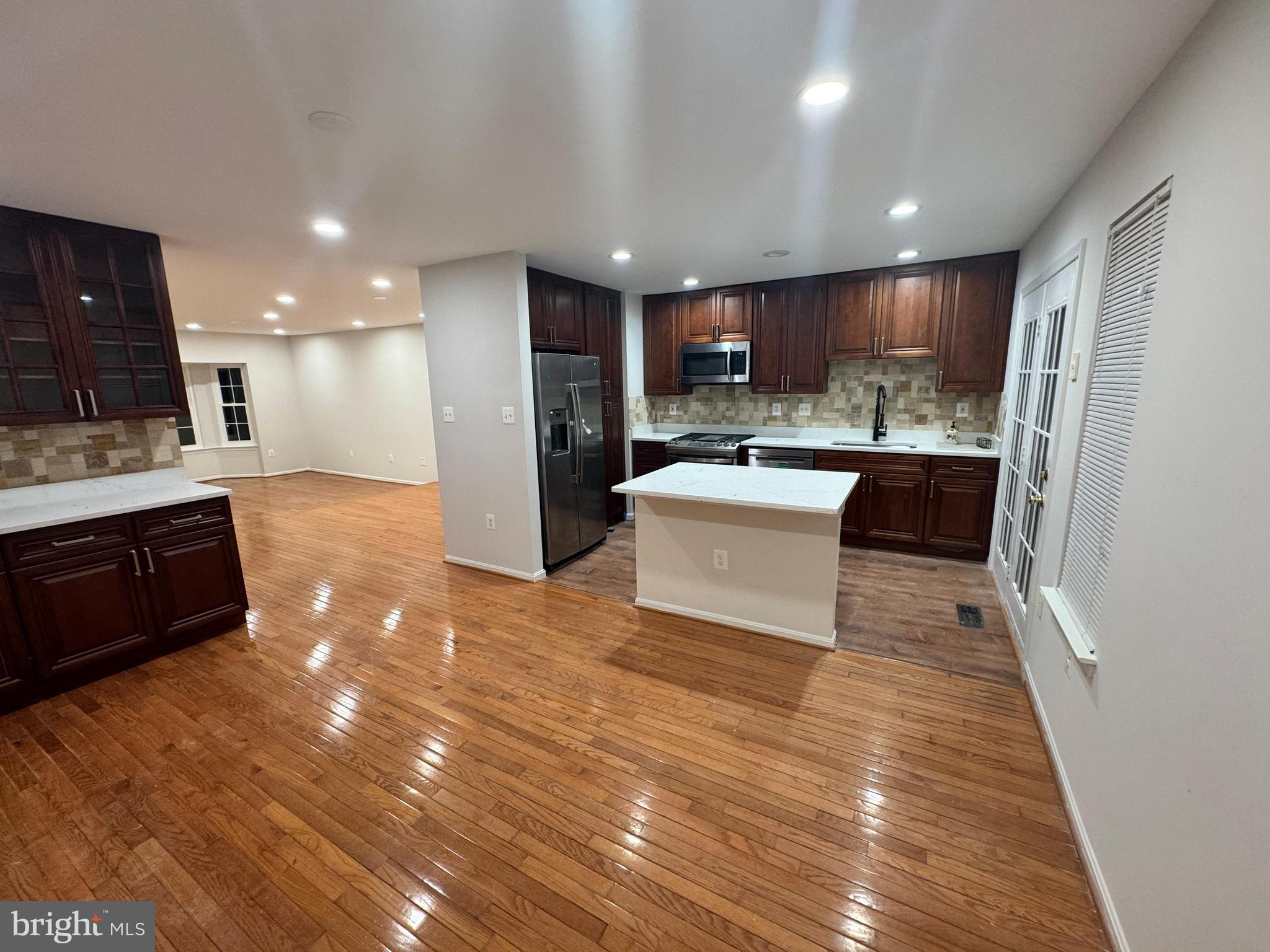 14024 Adolphus Drive Centreville, VA 20121 - Photo 2 of 11