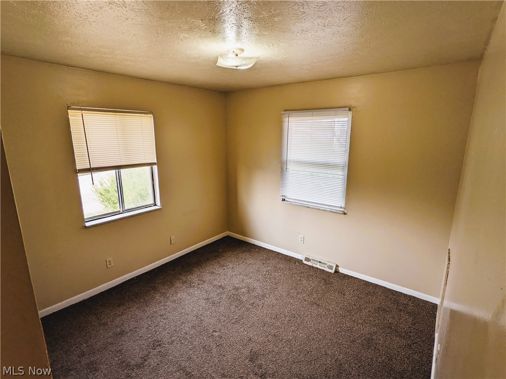 391-393 West Waterloo Road Akron, OH 44314 - Photo 19 of 33 Gallery Image 19