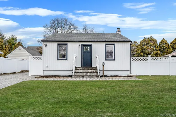 $605,000 | 24 Forest Avenue, West Babylon, NY 11704