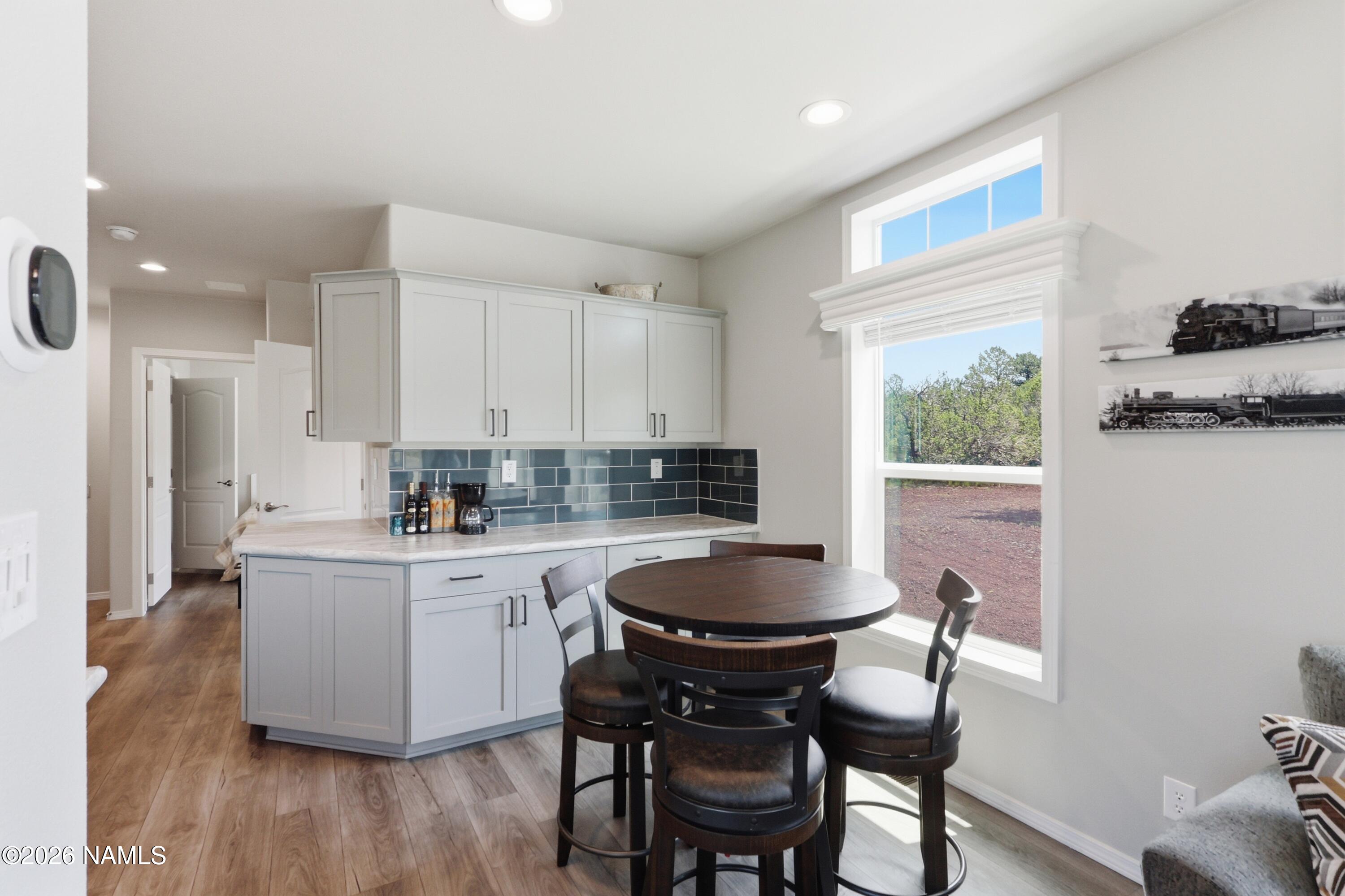 6922 North Santa Fe Road Williams, AZ 86046 - Photo 7 of 29 Dining