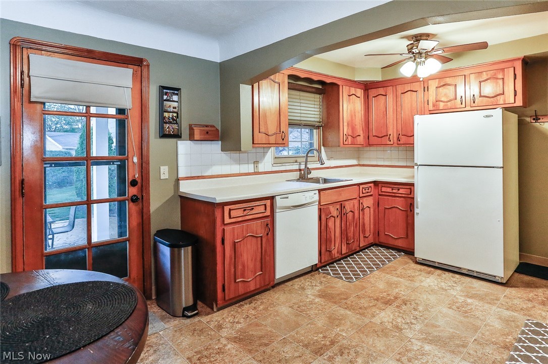 6522 South Canterbury Road Parma, OH 44129 - Photo 6 of 25