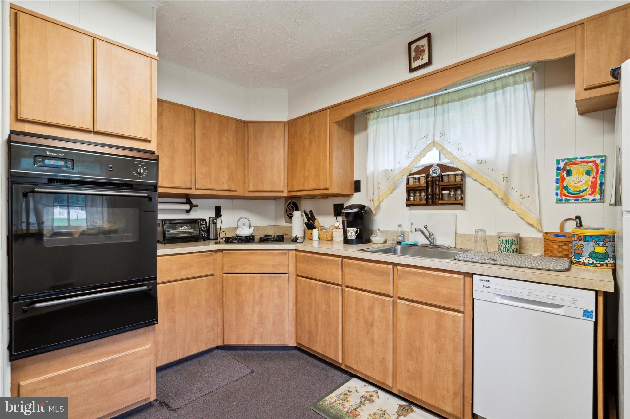 204 Atwood Road Glenside, PA 19038 - Photo 10 of 35 Kitchen
