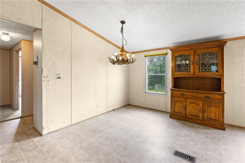 2515 Smith Road Stoneville, NC 27048 - Photo 13 of 37 Gallery Image 13