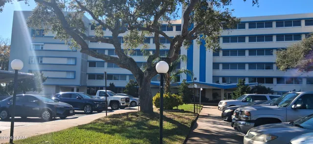 $1,800 | 1224 South Peninsula Drive, Unit 408, Daytona Beach, FL 32118