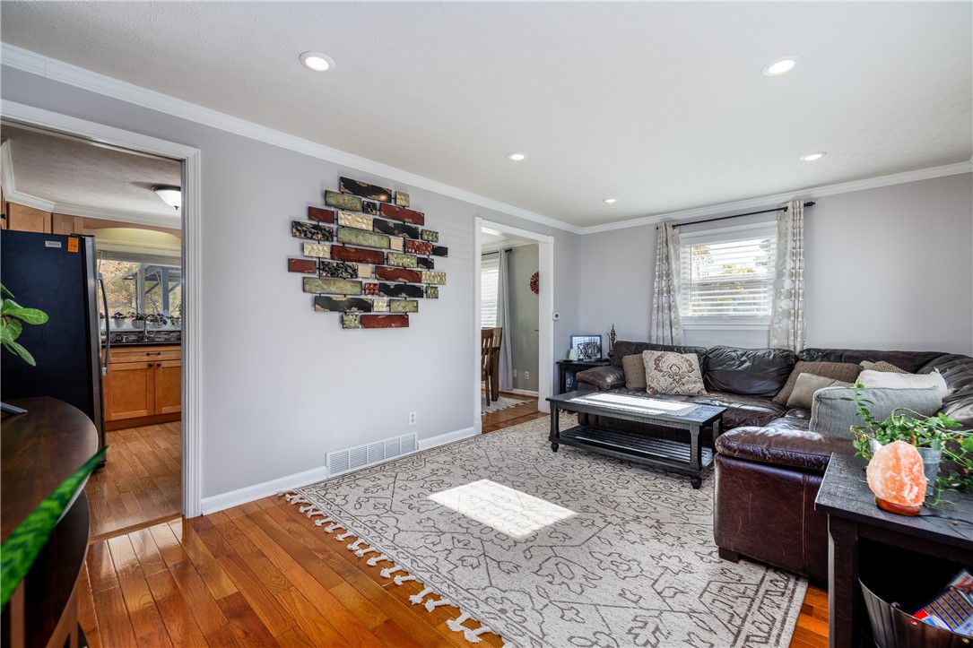 4314 Mt Read Boulevard Greece, NY 14616 - Photo 6 of 45