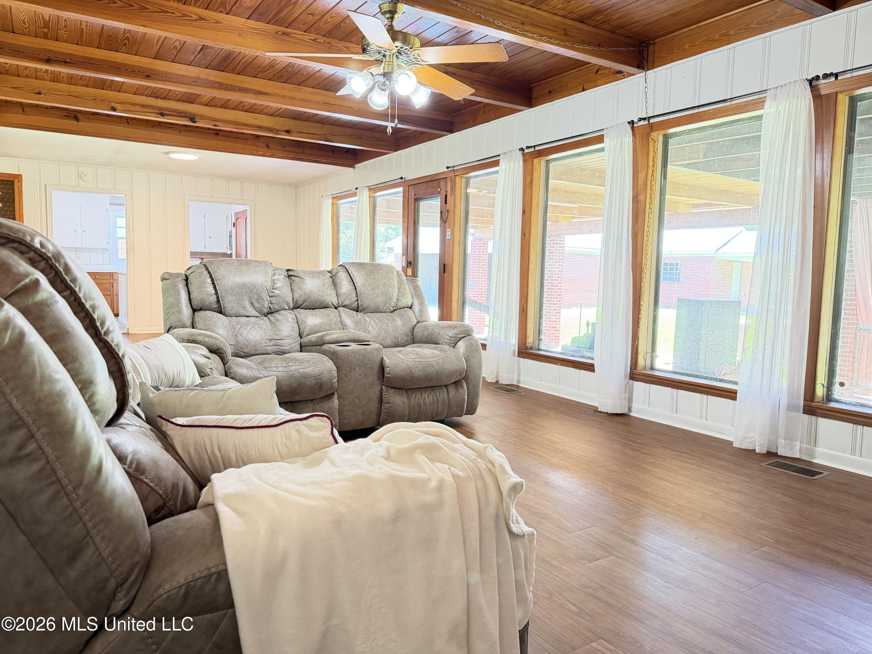 1640 Old Bay Springs Road Laurel, MS 39440 - Photo 14 of 38 Great Room 2