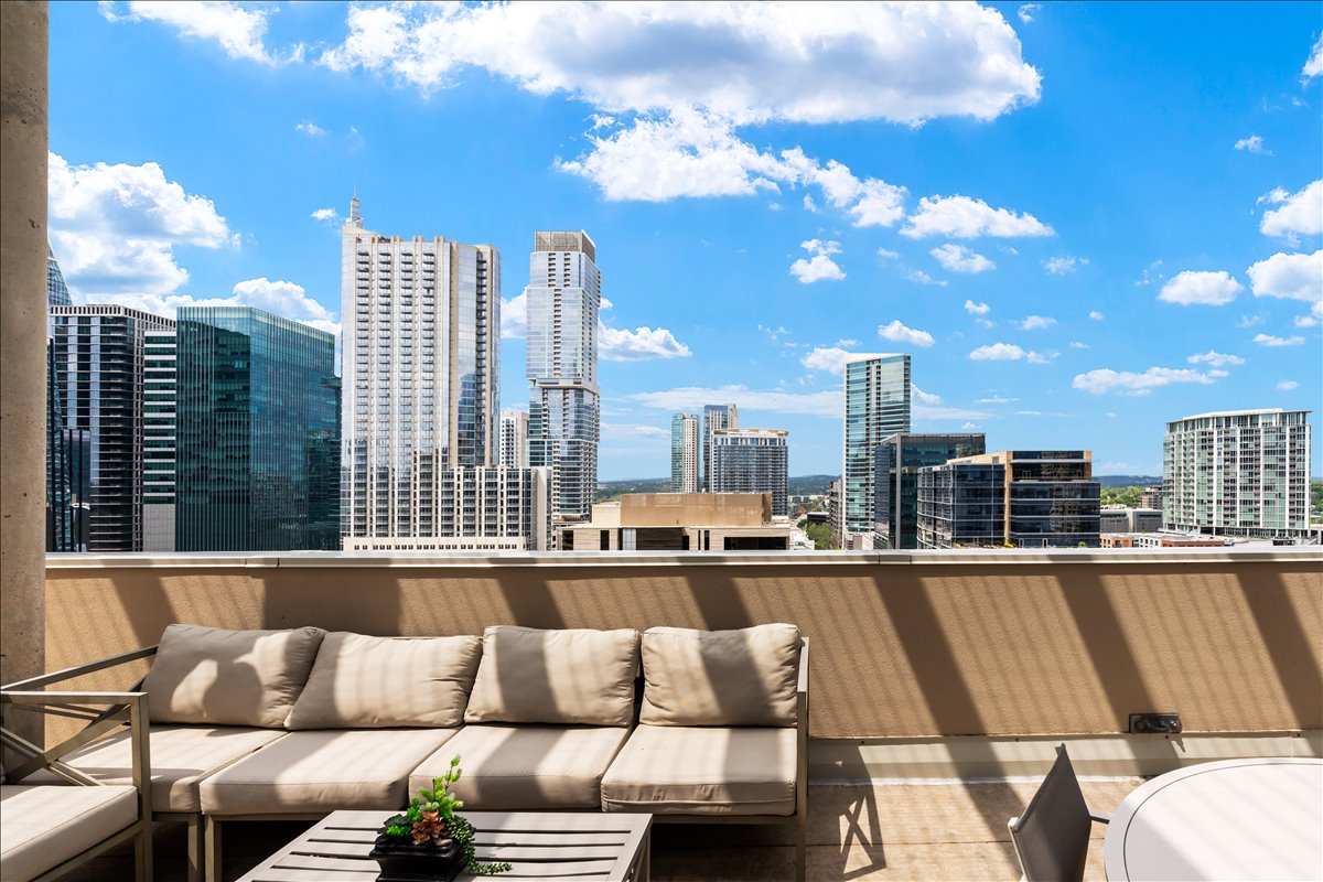 311 West 5th Street, Unit 703 Austin, TX 78701 - Photo 28 of 30 a view of a balcony with city view