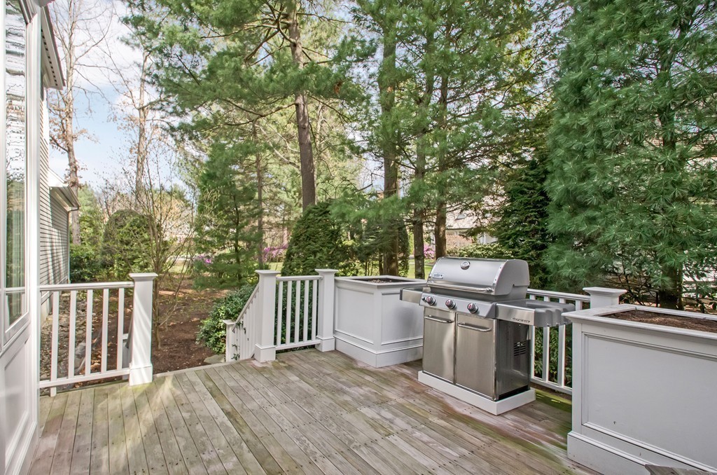 139 Ashford Road Longmeadow, MA 01106 - Photo 11 of 30