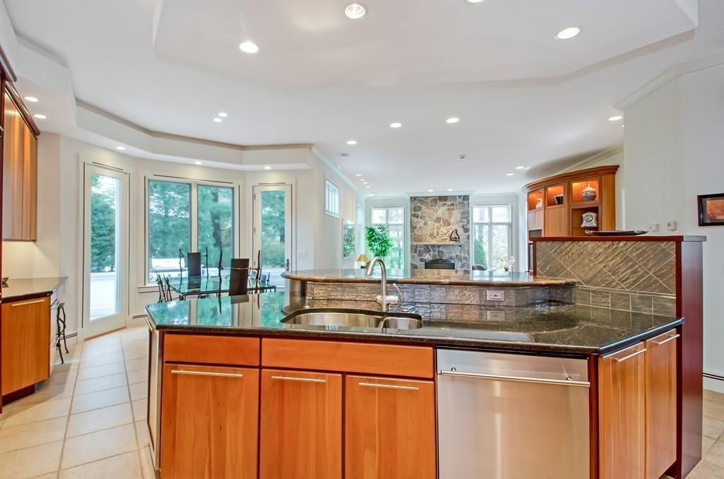 139 Ashford Road Longmeadow, MA 01106 - Photo 14 of 30