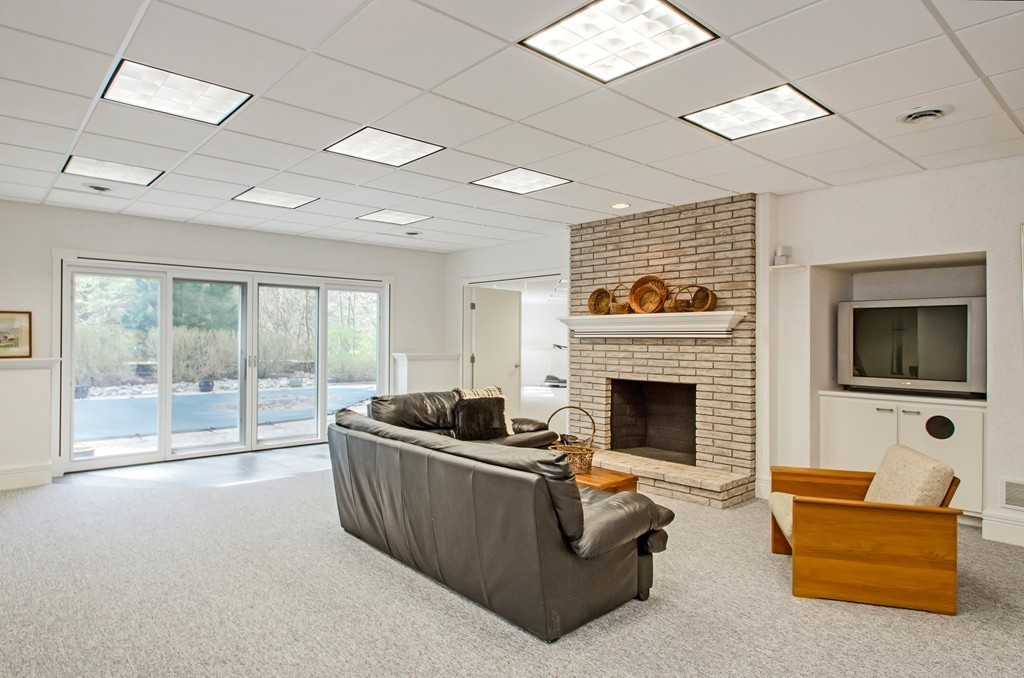 139 Ashford Road Longmeadow, MA 01106 - Photo 26 of 30
