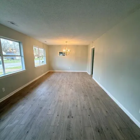$1,800 | 715 Parkview Drive, Chattanooga, TN 37411