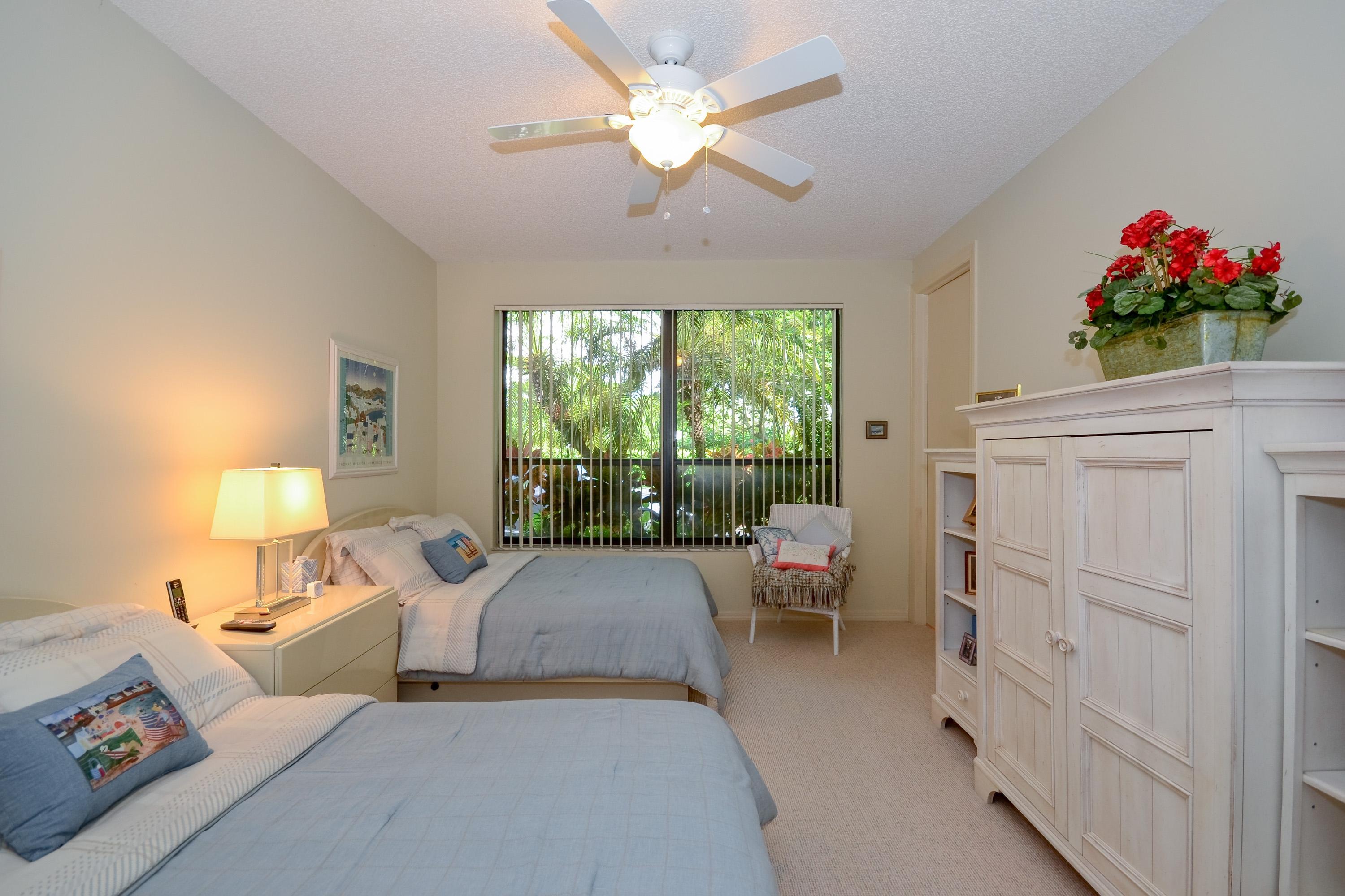 7640 Rexford Road Boca Raton, FL 33434 - Photo 14 of 21 Guest Bedroom