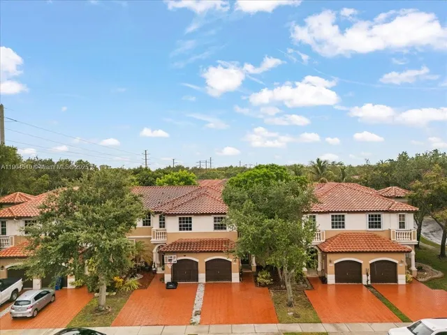 $470,000 | 12720 Southwest 49th Court, Miramar, FL 33027