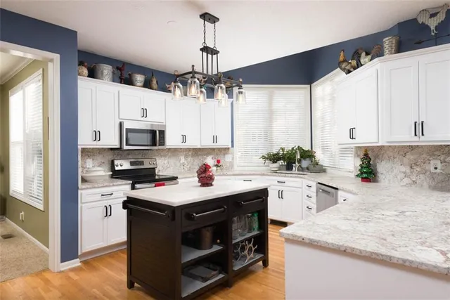 $550,000 | 5105 157th Street, Overland Park, KS 66224