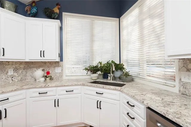 $550,000 | 5105 157th Street, Overland Park, KS 66224