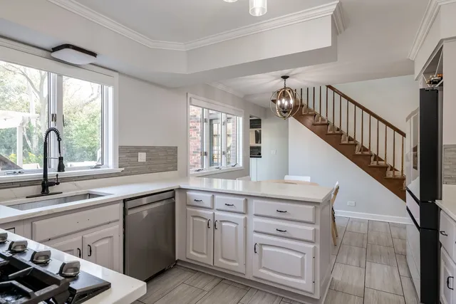 $799,900 | 505 Atwood Court, Elmhurst, IL 60126