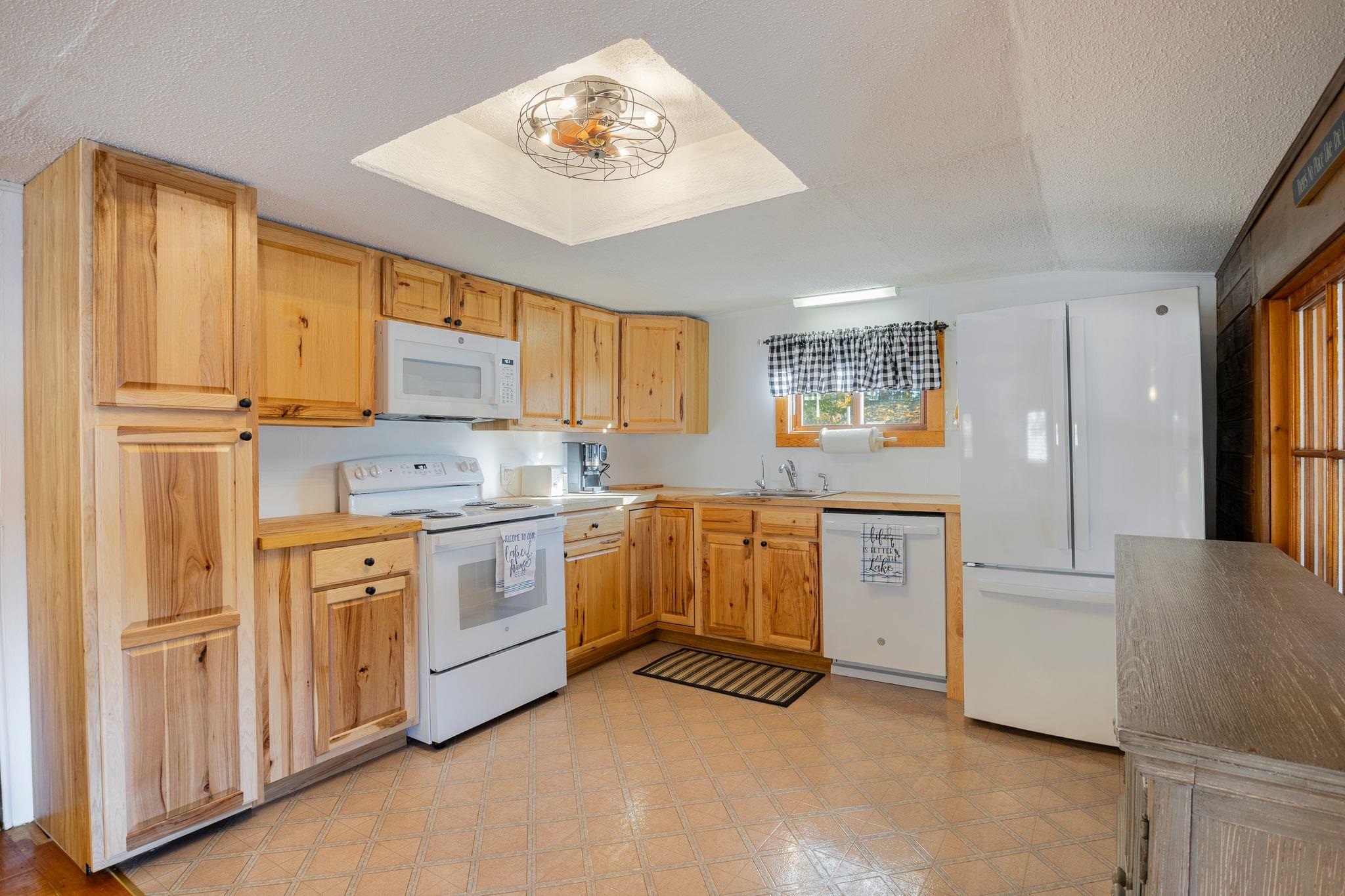 93 Daniels Road Weare, NH 03281 - Photo 18 of 37