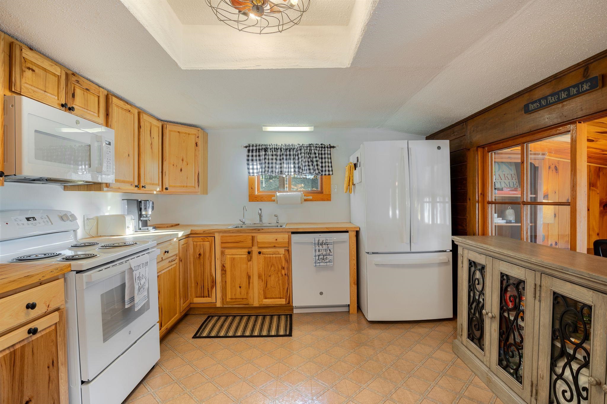 93 Daniels Road Weare, NH 03281 - Photo 19 of 37