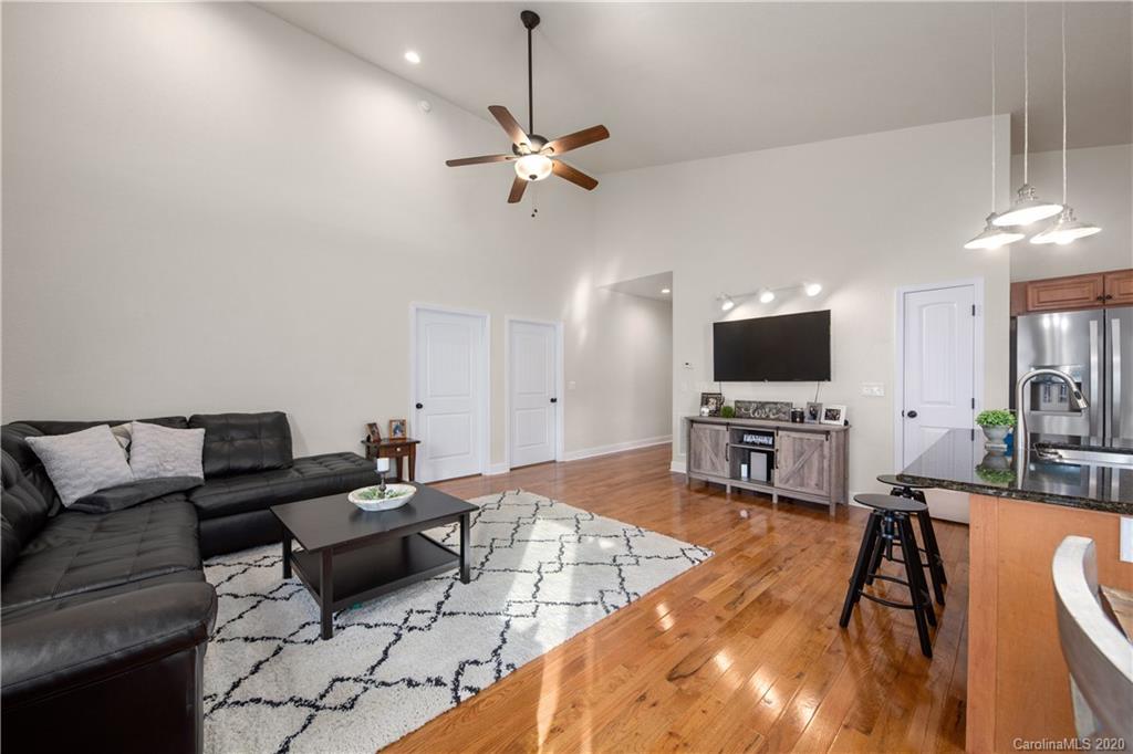 601 Pineland Road, Unit 17 Hendersonville, NC 28792 - Photo 14 of 25 Gallery Image 14