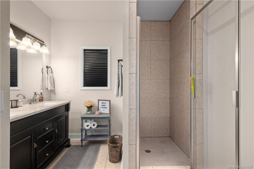 601 Pineland Road, Unit 17 Hendersonville, NC 28792 - Photo 19 of 25 Gallery Image 19