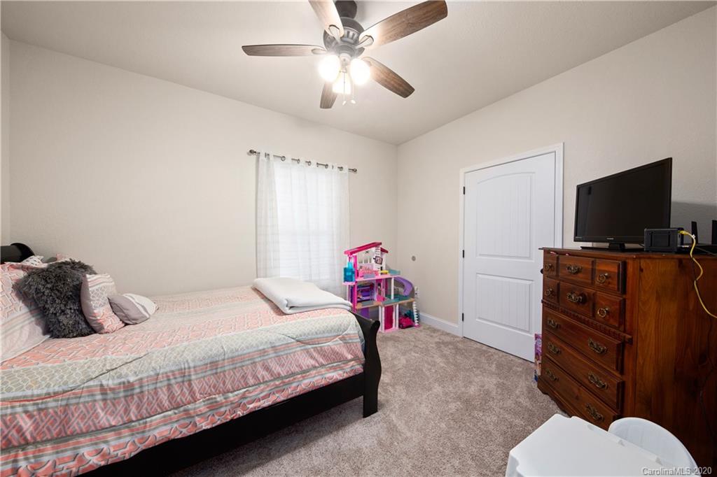 601 Pineland Road, Unit 17 Hendersonville, NC 28792 - Photo 23 of 25 Gallery Image 23
