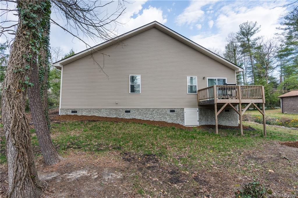 601 Pineland Road, Unit 17 Hendersonville, NC 28792 - Photo 5 of 25 Gallery Image 5