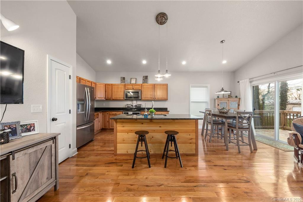 601 Pineland Road, Unit 17 Hendersonville, NC 28792 - Photo 9 of 25 Gallery Image 9