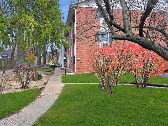 $189,000 | 1321 West Main Street, Unit 311A, Lake Geneva, WI 53147