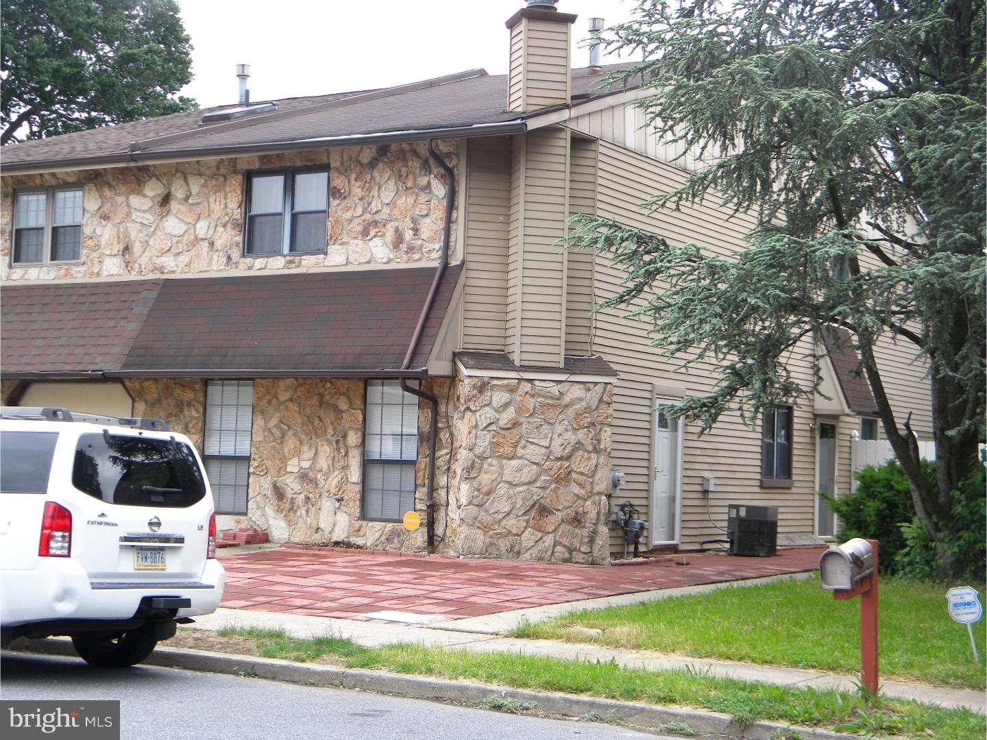 1108 Selmer Road Philadelphia, PA 19116 - Photo 2 of 23 Gallery Image 2