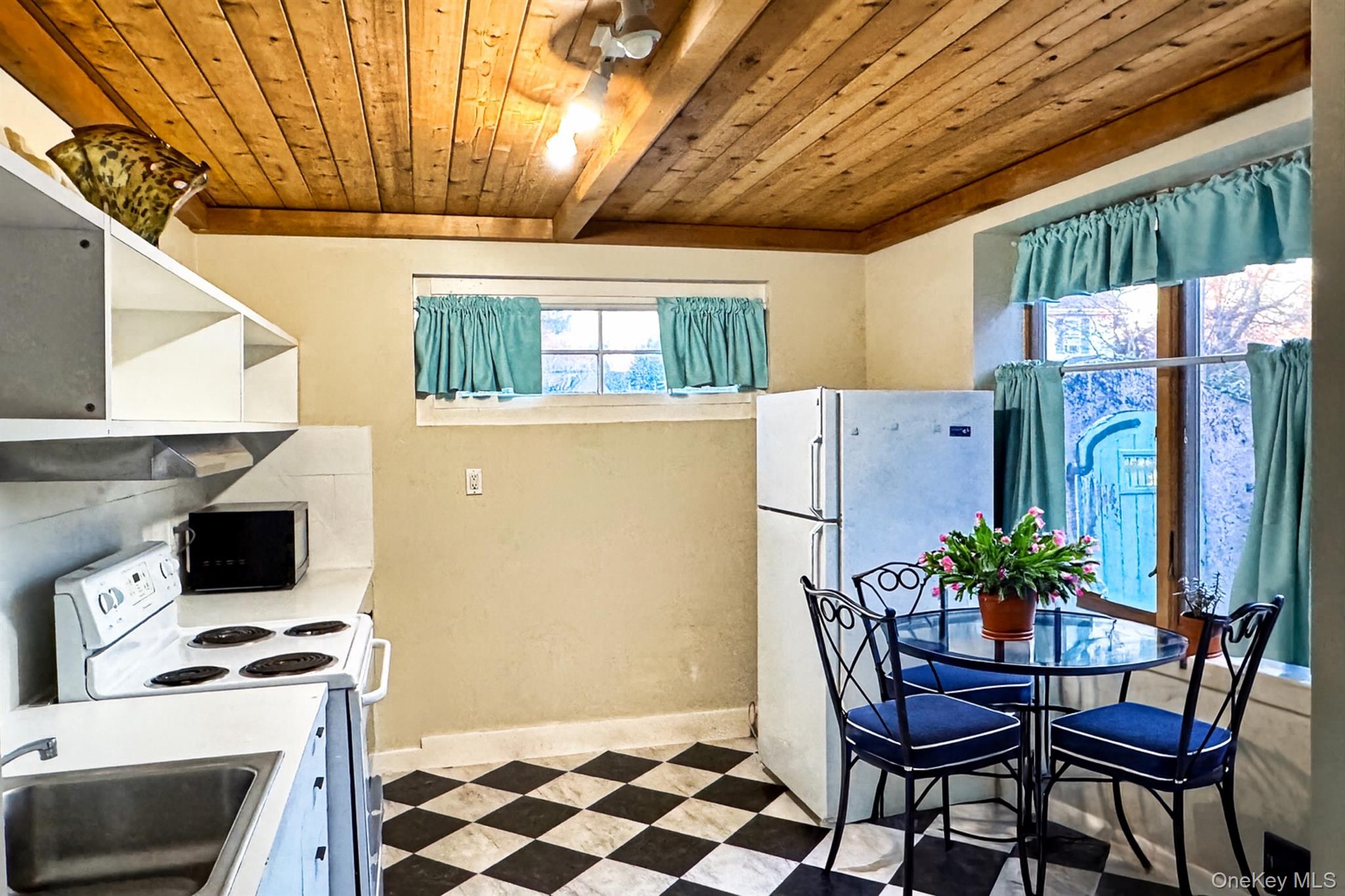 34 Maple Street Islip, NY 11751 - Photo 9 of 10 Charming eat-in Kitchen