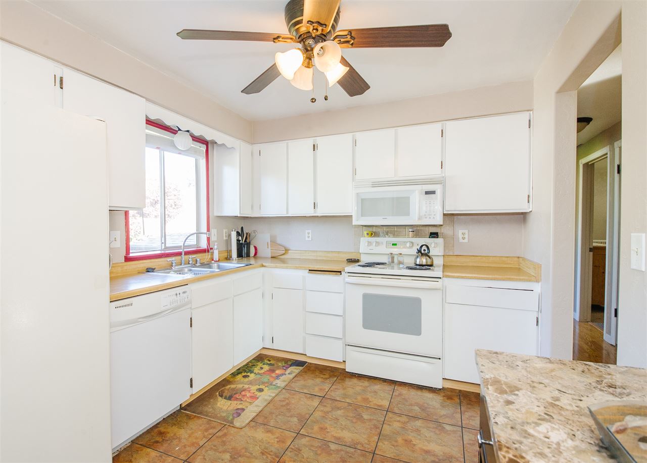 7712 North Standard Street Spokane, WA 99208 - Photo 3 of 16