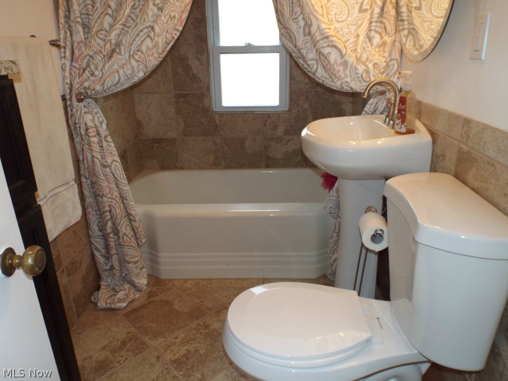 1264 Gordon Road Lyndhurst, OH 44124 - Photo 18 of 21 Beautifully done master bath...