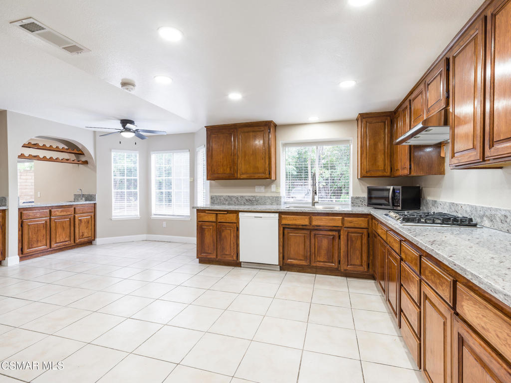 382 Rockedge Drive Oak Park, CA 91377 - Photo 7 of 30