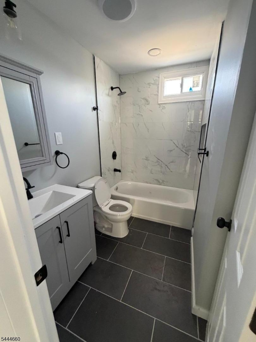 264 Harrison Street, Unit 2 Paterson, NJ 07501 - Photo 6 of 8